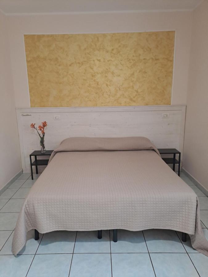 Hotel Lo Smeraldo Roccavivara Ngoại thất bức ảnh